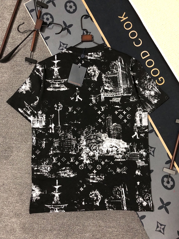 ブランドTシャツ着用イメージ